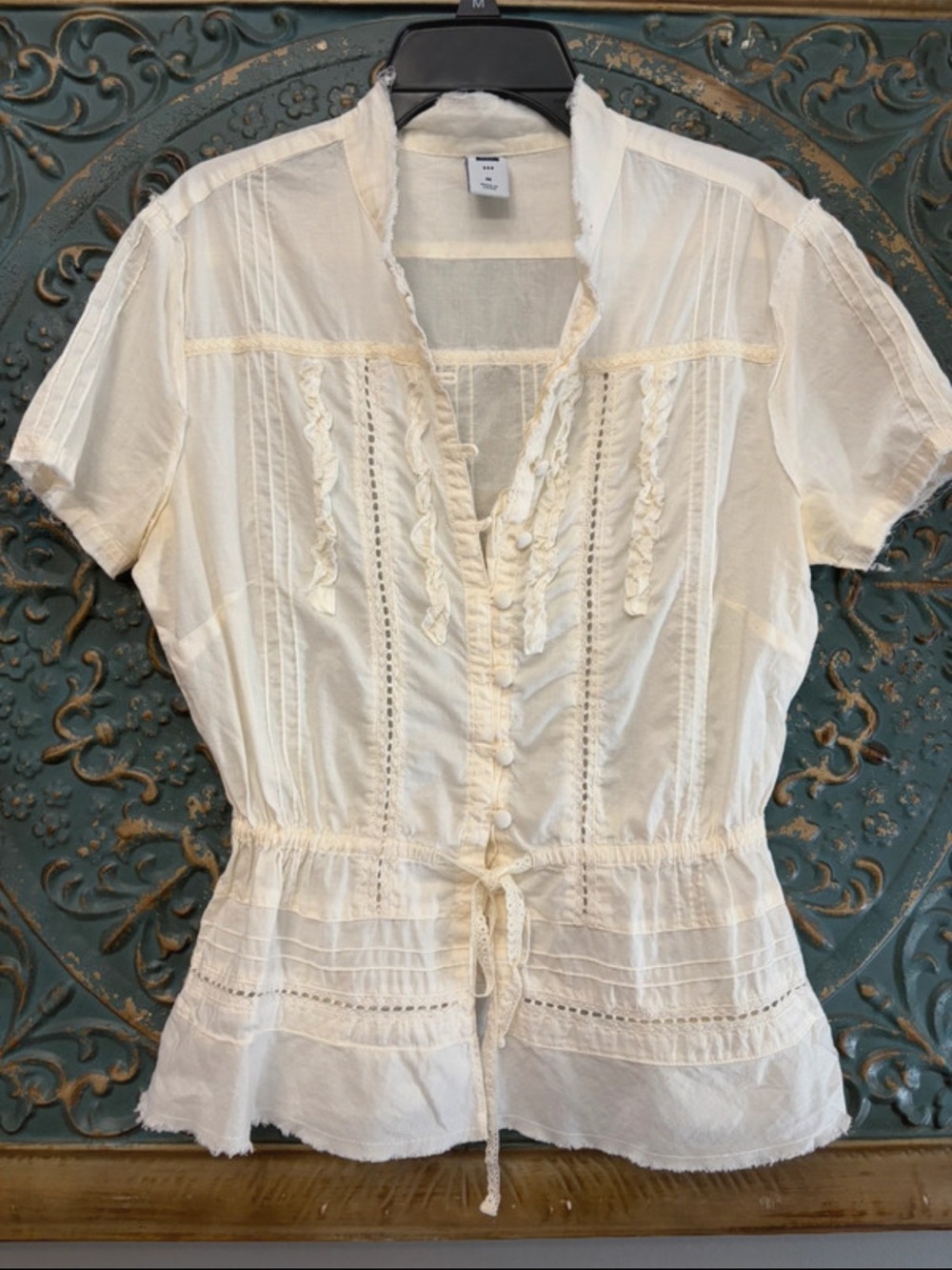 GAP Cream lace cutout peplum Blouse raw hem tie waist, loop buttons M